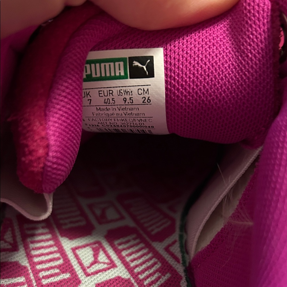 Women's Puma pink shoes - Picture 10 of 11